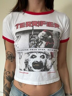 eye candy White Graphic 'Terrifier' Ringer Tee with Red Trim